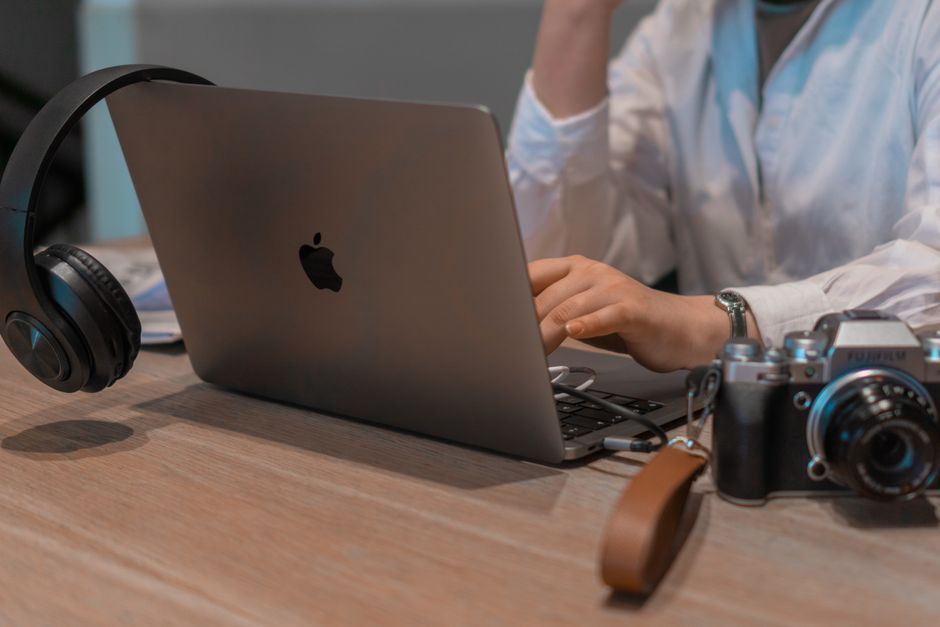 Tarifs freelance 2026 : posture pro et clients premium
